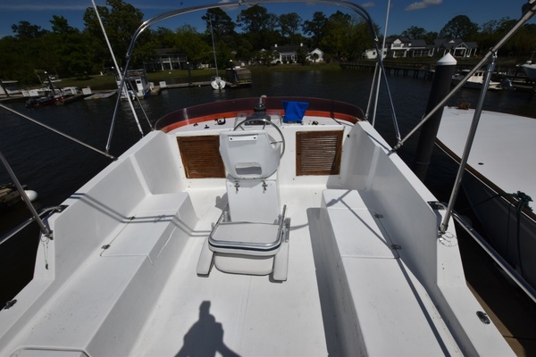 The Queen 34ft Marine Trader Yacht For Sale