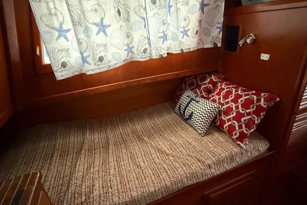 The Queen 34ft Marine Trader Yacht For Sale
