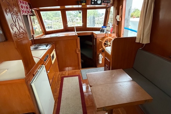 The Queen 34ft Marine Trader Yacht For Sale