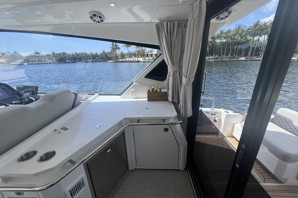 36ft Aquila Yacht For Sale