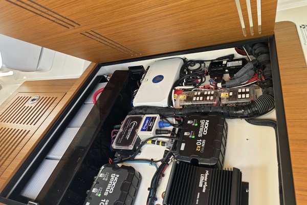 32ft Solace Yacht For Sale