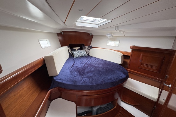 Carpe Ventum 42ft Beneteau Yacht For Sale