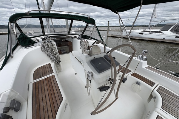 Carpe Ventum 42ft Beneteau Yacht For Sale