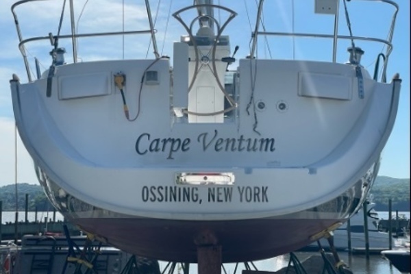 2003 Beneteau 423 stern on the hard