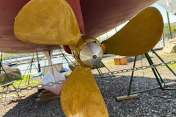 2003 Beneteau 423 Flexifold prop