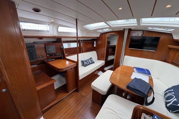 Carpe Ventum 42ft Beneteau Yacht For Sale