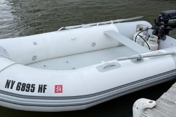 2003 Beneteau 423 10' dinghy