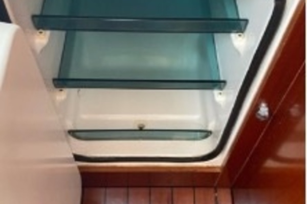 2003 Beneteau 423 refridgerator