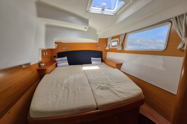 Sogno di Piu 44ft Lagoon Yacht For Sale
