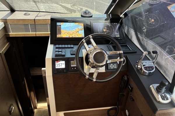 2020 Prestige 42