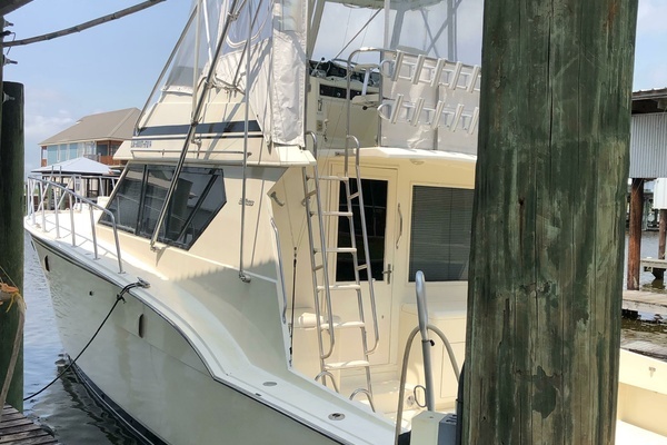 45-ft-Hatteras-1990--Megalodon Cypremort Point Louisiana United States  yacht for sale