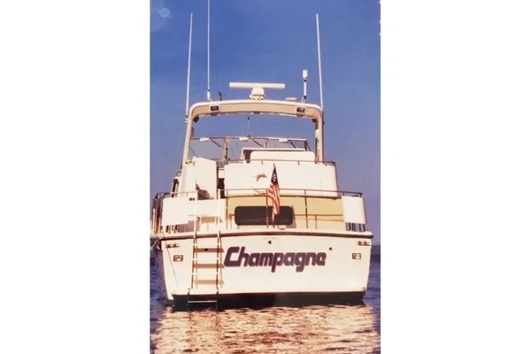 Photo of the 1989 Chris-Craft Catalina 381 "1989 Chris-Craft Catalina 381"
