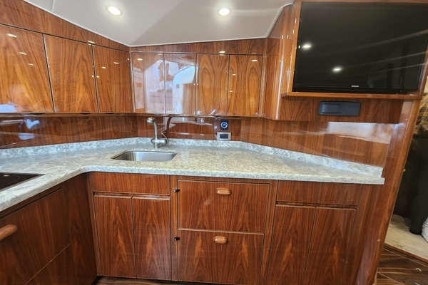 2018 Viking 48