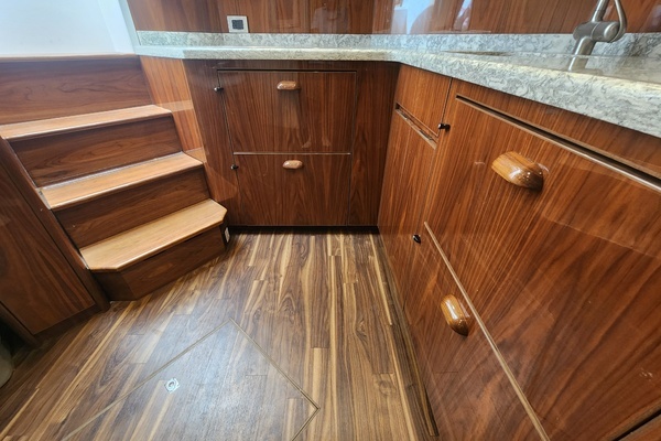 2018 Viking 48