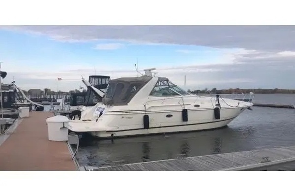 38-ft-Cruisers-2002-3870-2002 Cruisers 3870-Île-aux-Noix Quebec Canada yacht for sale