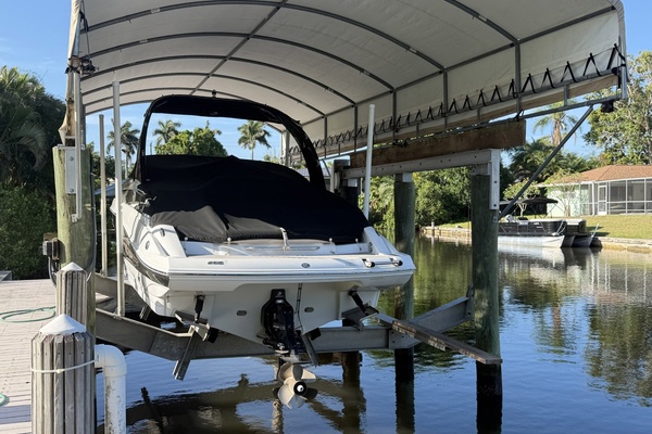 29ft Crownline Yacht For Sale