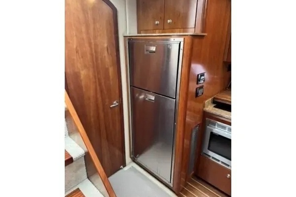 2008 Cruisers 460 Express 47ft Cruisers Yacht For Sale
