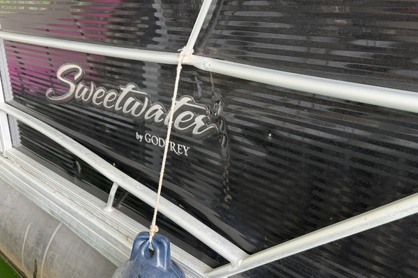 24ft Sweetwater Yacht For Sale