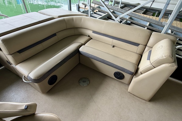 24ft Sweetwater Yacht For Sale