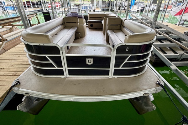 24ft Sweetwater Yacht For Sale