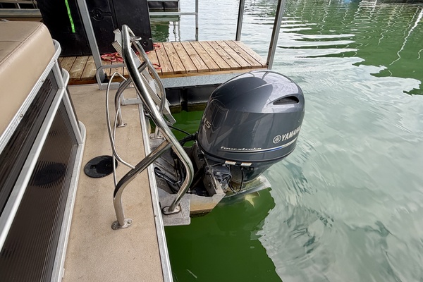 24ft Sweetwater Yacht For Sale