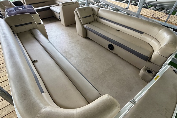 24ft Sweetwater Yacht For Sale