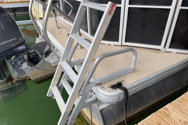24ft Sweetwater Yacht For Sale