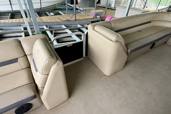 24ft Sweetwater Yacht For Sale