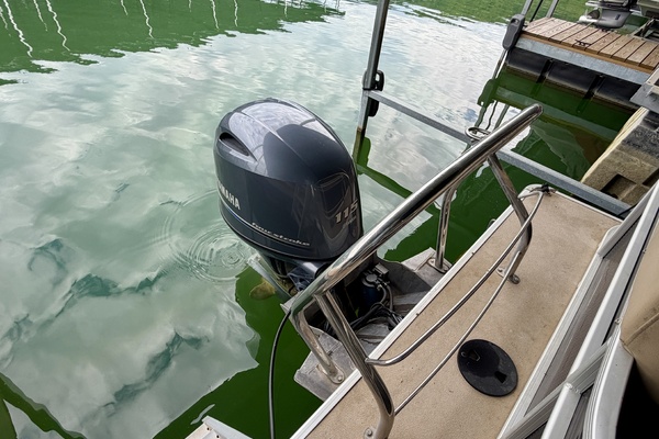 24ft Sweetwater Yacht For Sale