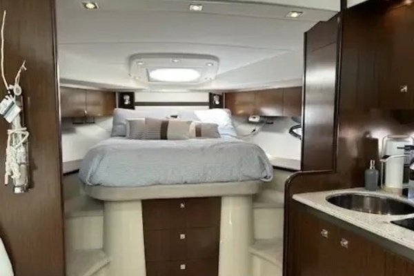 2011 Cruisers Sports Coupe 420 42ft Cruisers Yacht For Sale