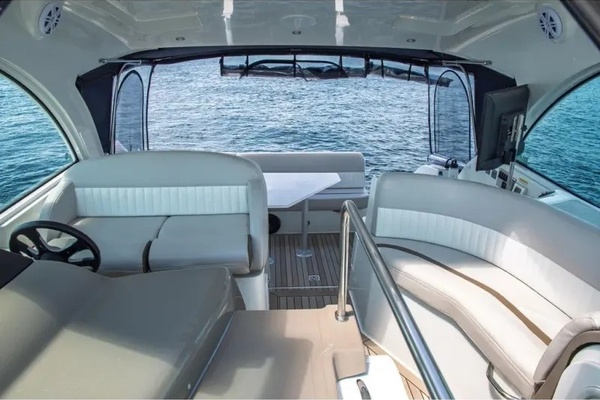 2011 Cruisers Sports Coupe 420 42ft Cruisers Yacht For Sale