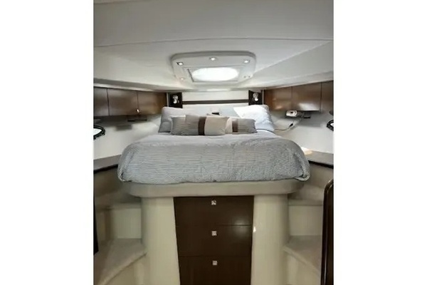 2011 Cruisers Sports Coupe 420 42ft Cruisers Yacht For Sale