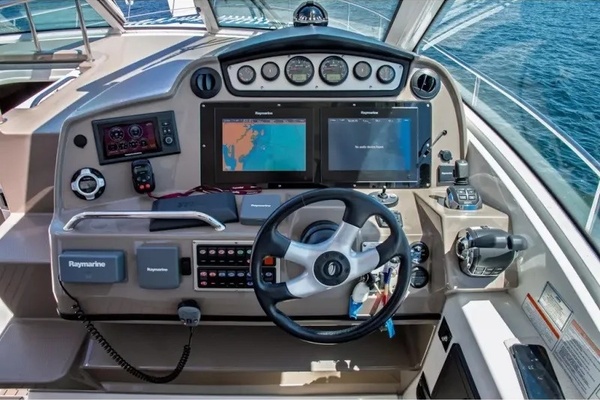 2011 Cruisers Sports Coupe 420 42ft Cruisers Yacht For Sale