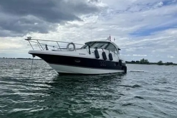 2011 Cruisers Sports Coupe 420 42ft Cruisers Yacht For Sale