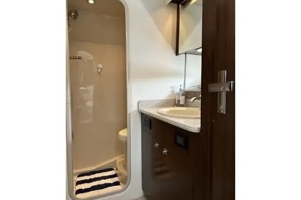 2011 Cruisers Sports Coupe 420 42ft Cruisers Yacht For Sale