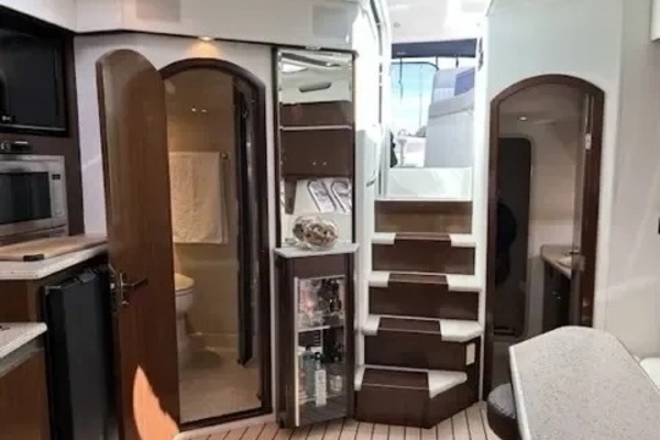 2011 Cruisers Sports Coupe 420 42ft Cruisers Yacht For Sale
