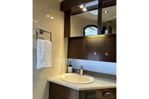 2011 Cruisers Sports Coupe 420 42ft Cruisers Yacht For Sale