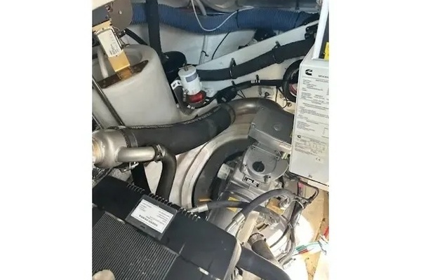 2011 Cruisers Sports Coupe 420 42ft Cruisers Yacht For Sale