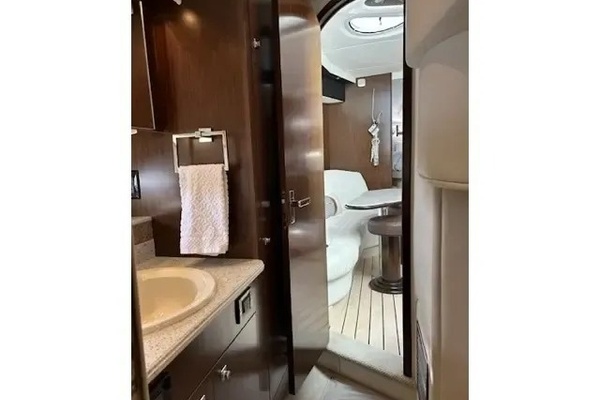 2011 Cruisers Sports Coupe 420 42ft Cruisers Yacht For Sale