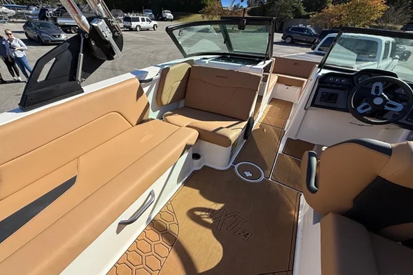 24ft Mastercraft Yacht For Sale