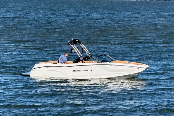 24ft Mastercraft Yacht For Sale