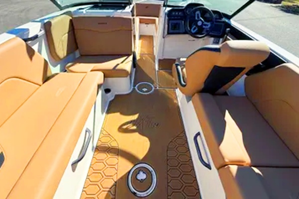 24ft Mastercraft Yacht For Sale