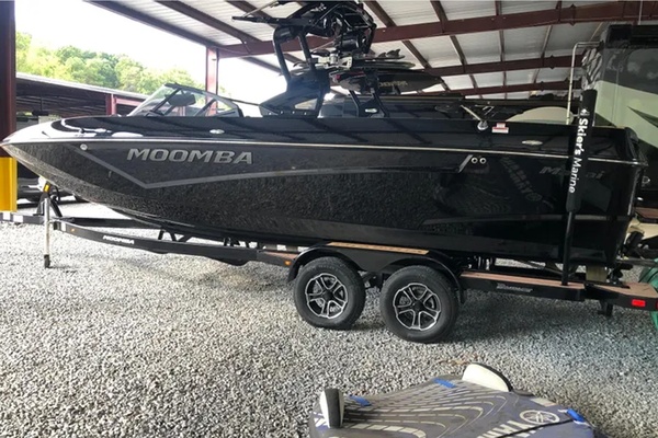 24ft Moomba Yacht For Sale