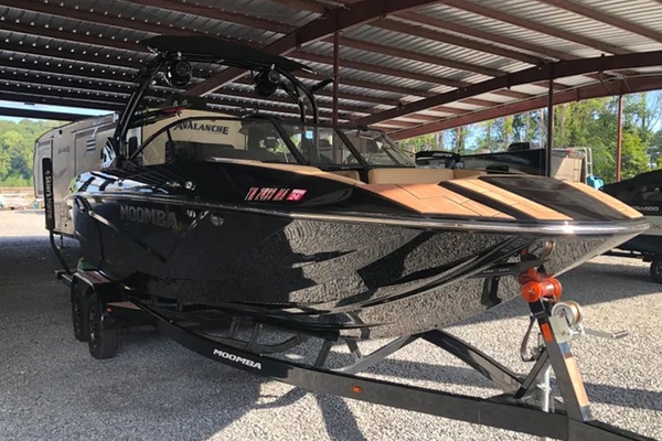 24ft Moomba Yacht For Sale
