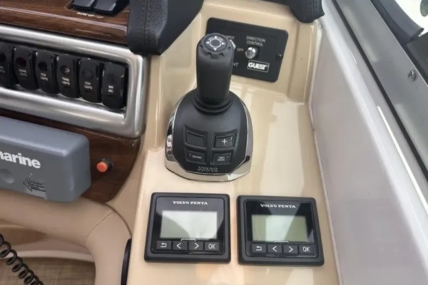 2015 Four Winns 38