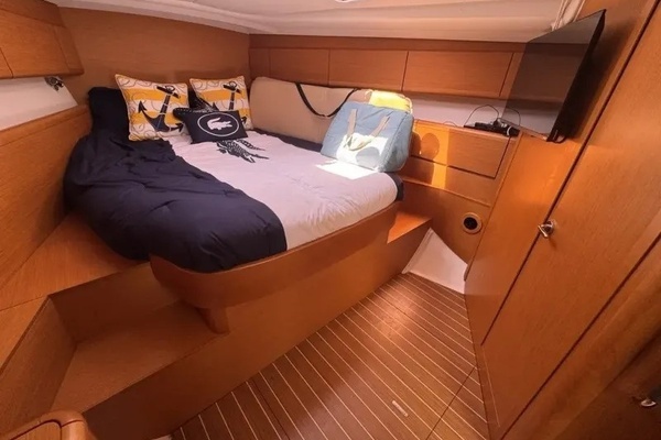 2011 Jeanneau 49