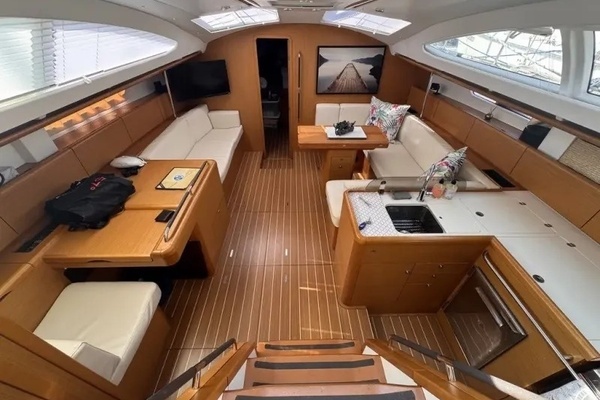 2011 Jeanneau 49