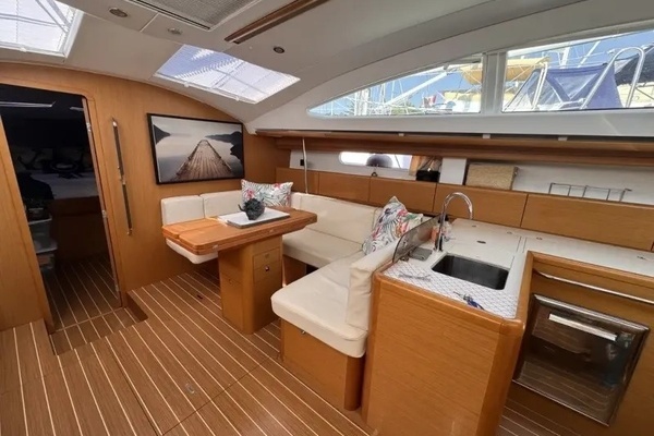2011 Jeanneau 49