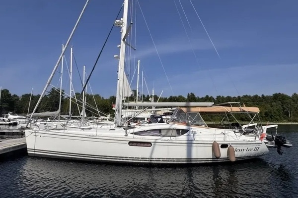 2011 Jeanneau 49