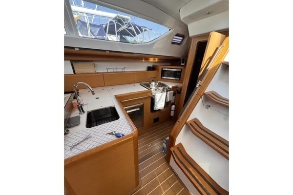 2011 Jeanneau 49